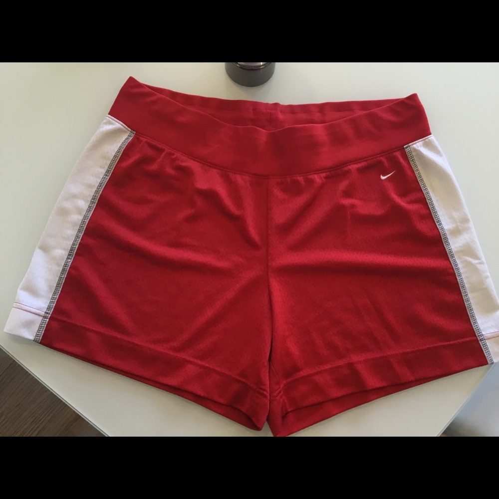 NWOT NIKE ATHLETIC SHORTS